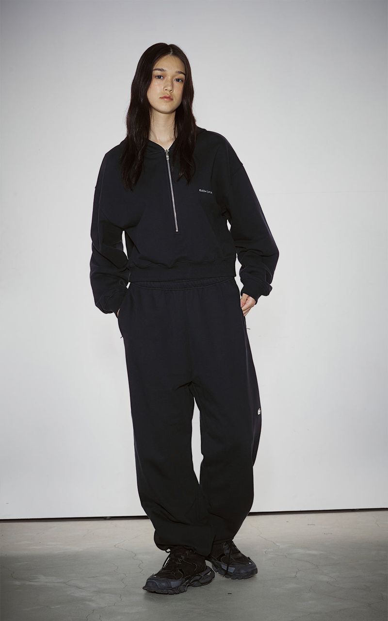 HAIF-ZIP HOODIE (CROP)_NAVY
