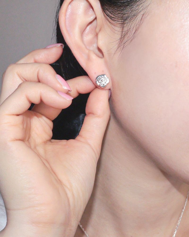[MADE] lovely rose. rose stud earring (2pcs)
