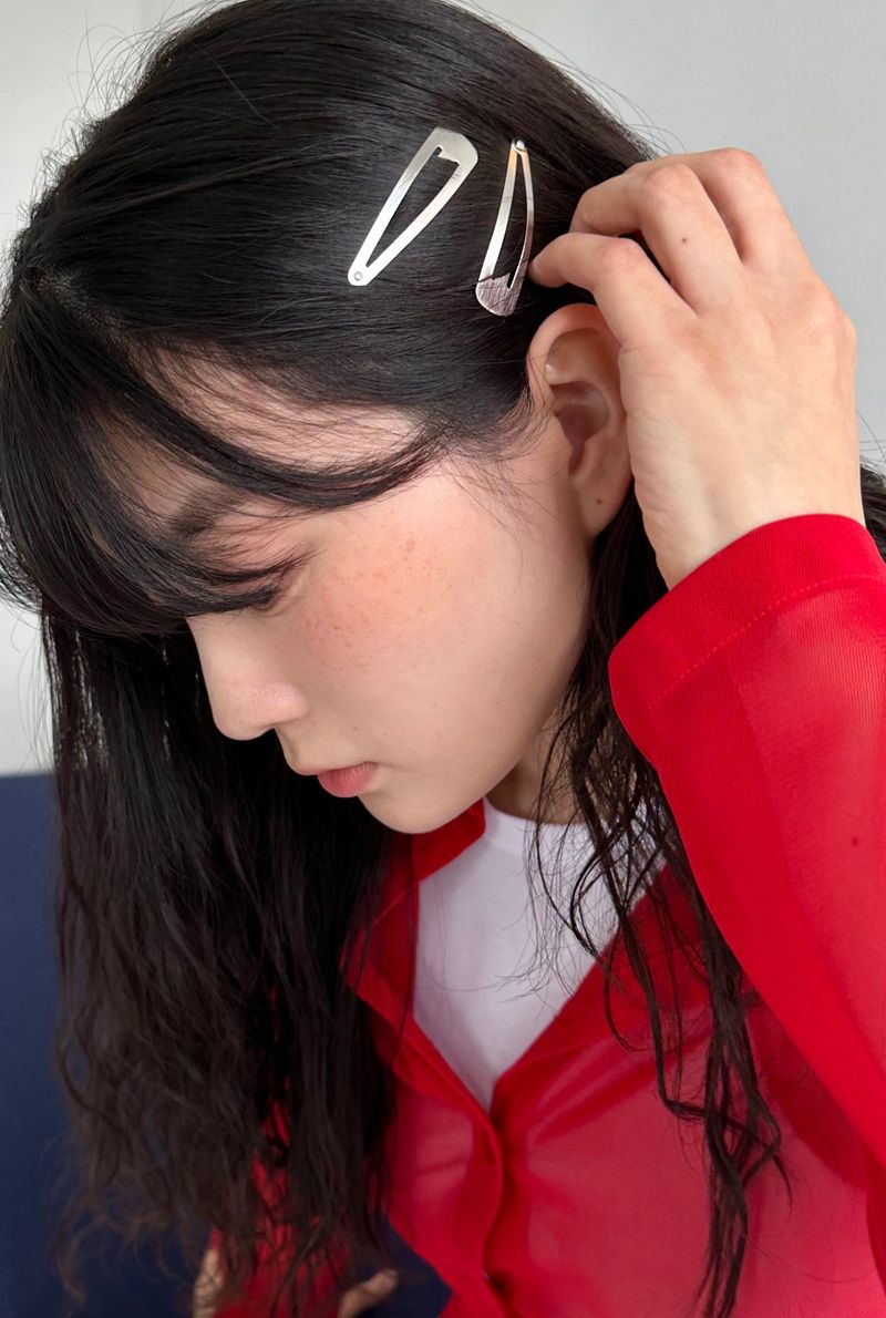 geegee(ジジ)の「matt hair snaps - triangle (2pcs)(Hair Accessories)」