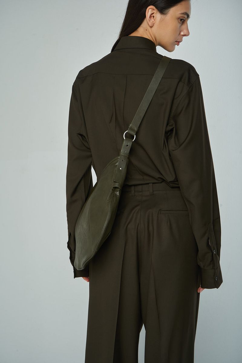 H-Buckle Soft Leather Dumpling Bag (khaki)