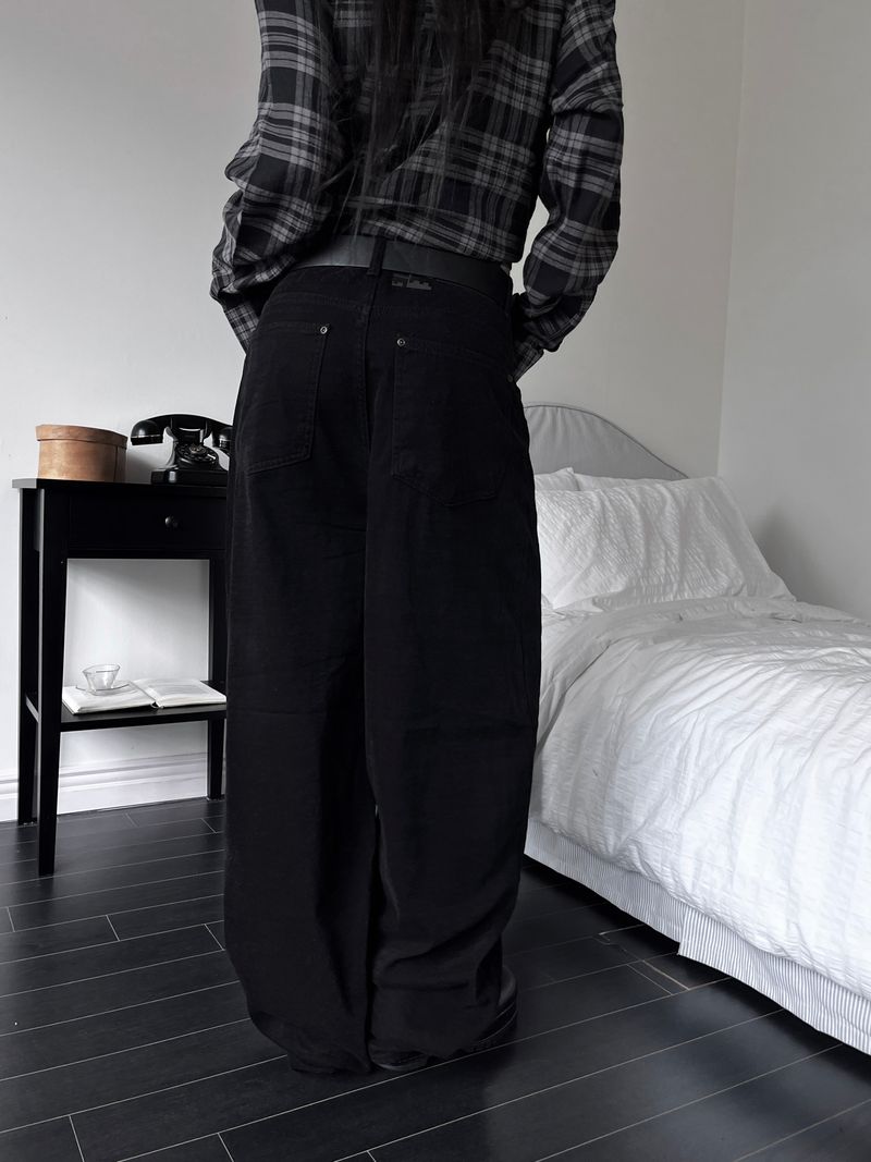 overfit velvet wide pants