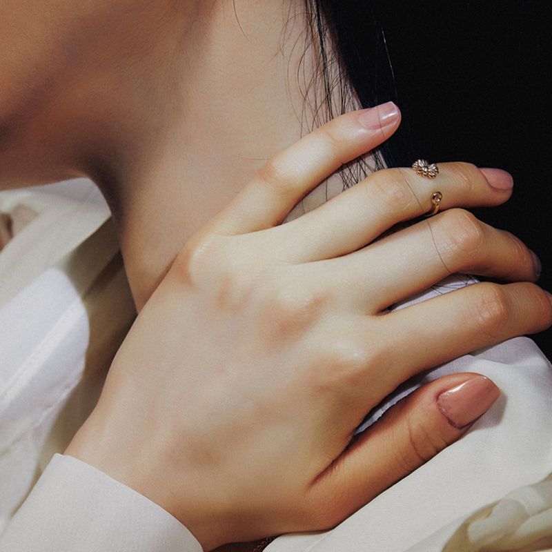 HYEON.K DAISY RING