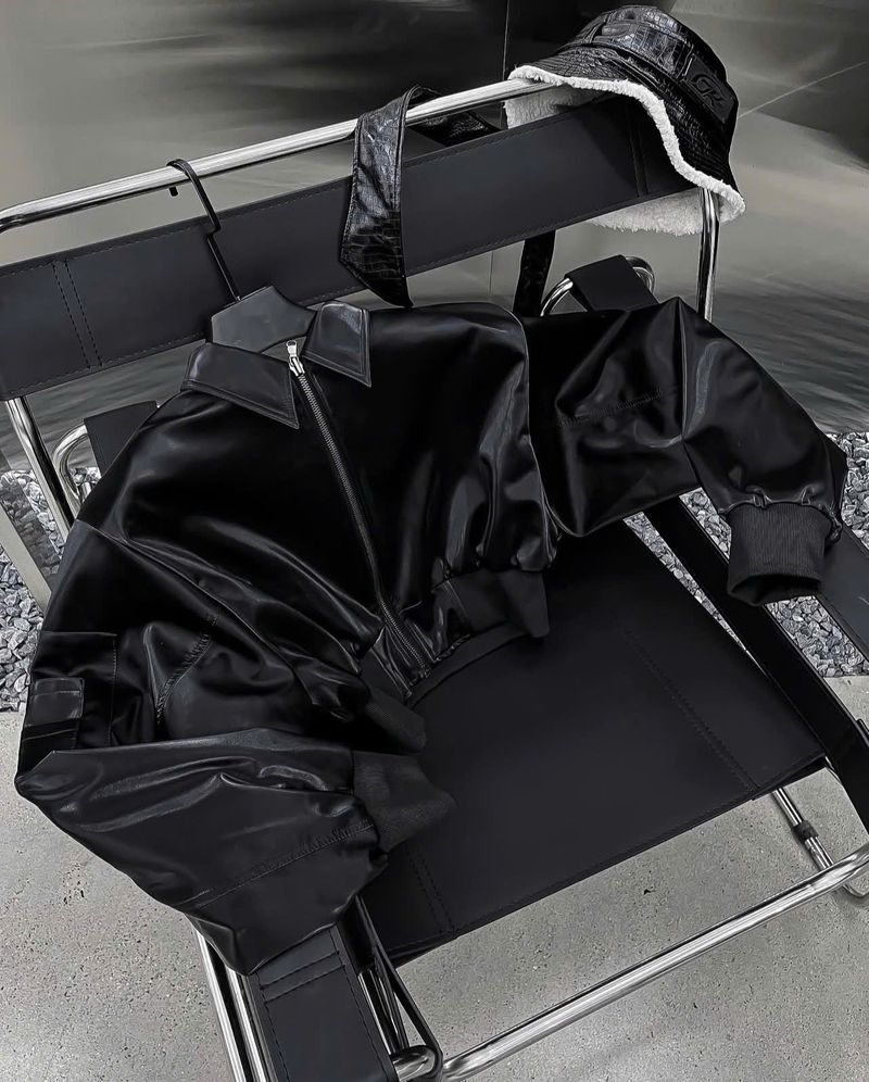 LEATHER WATERSLIDE CROPPED BOMBER