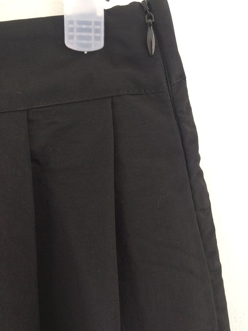 Powder pleats and pouch skirts