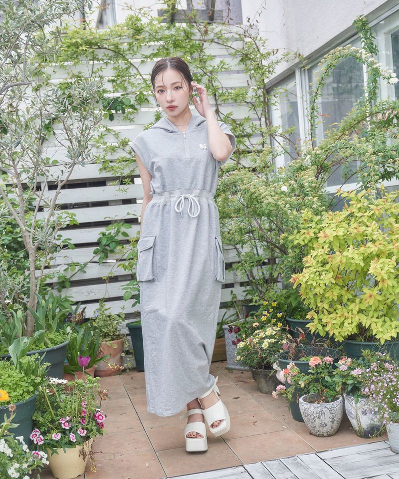 ANDGEEBEE（アンジービー）の「フレンチスリーブパーカーワンピ（Dresses）」