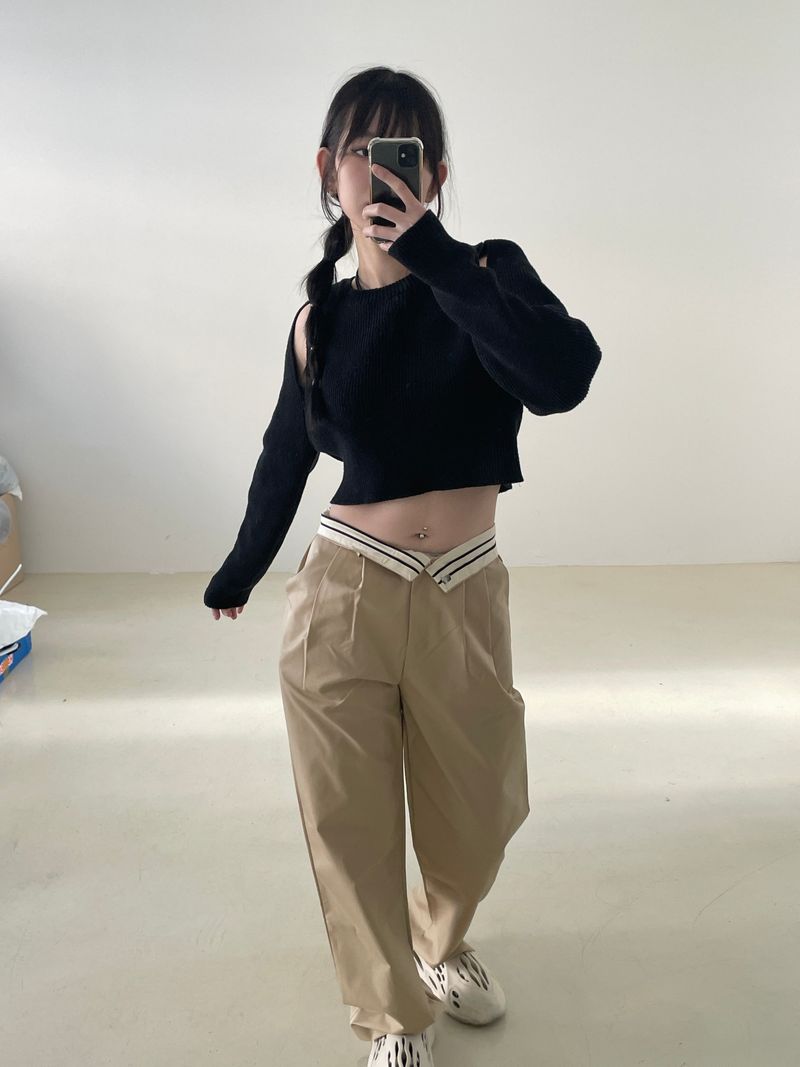 Waist point two tuck slacks