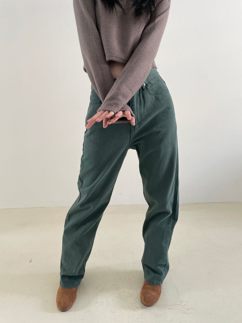 Recommend color semi-wide pants