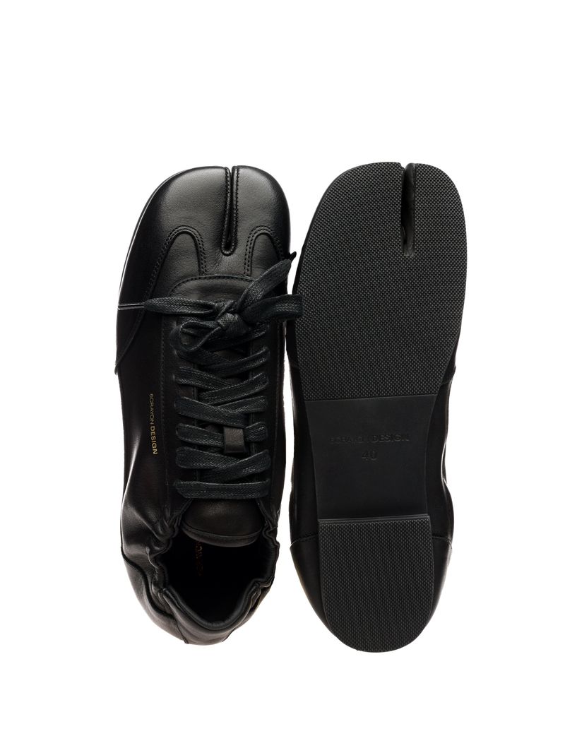 6CRAYON(シックスクレヨン)の「6CRAYON Thin-Sole TABI Sneakers in Waxed Top-Grain Soft Cowhide(Shoes)」