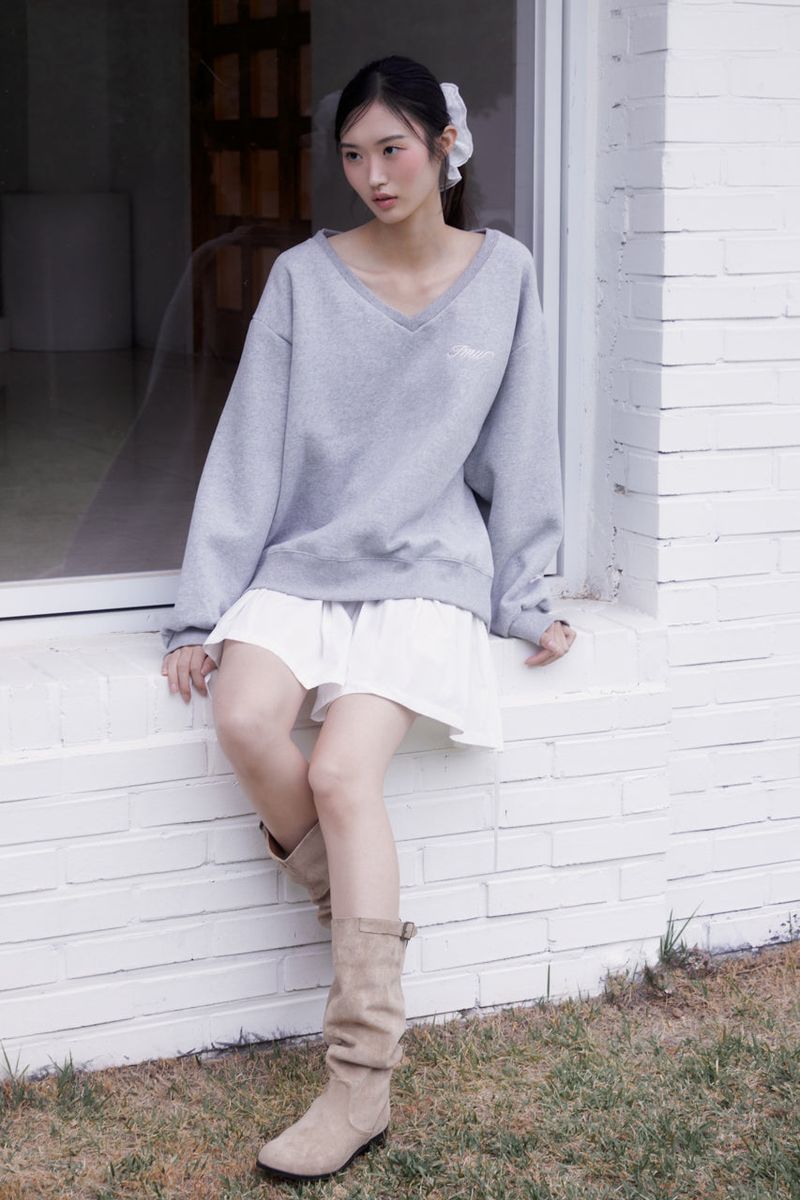 Lettering Deep V-Neck Sweatshirt (MELANGE GREY)