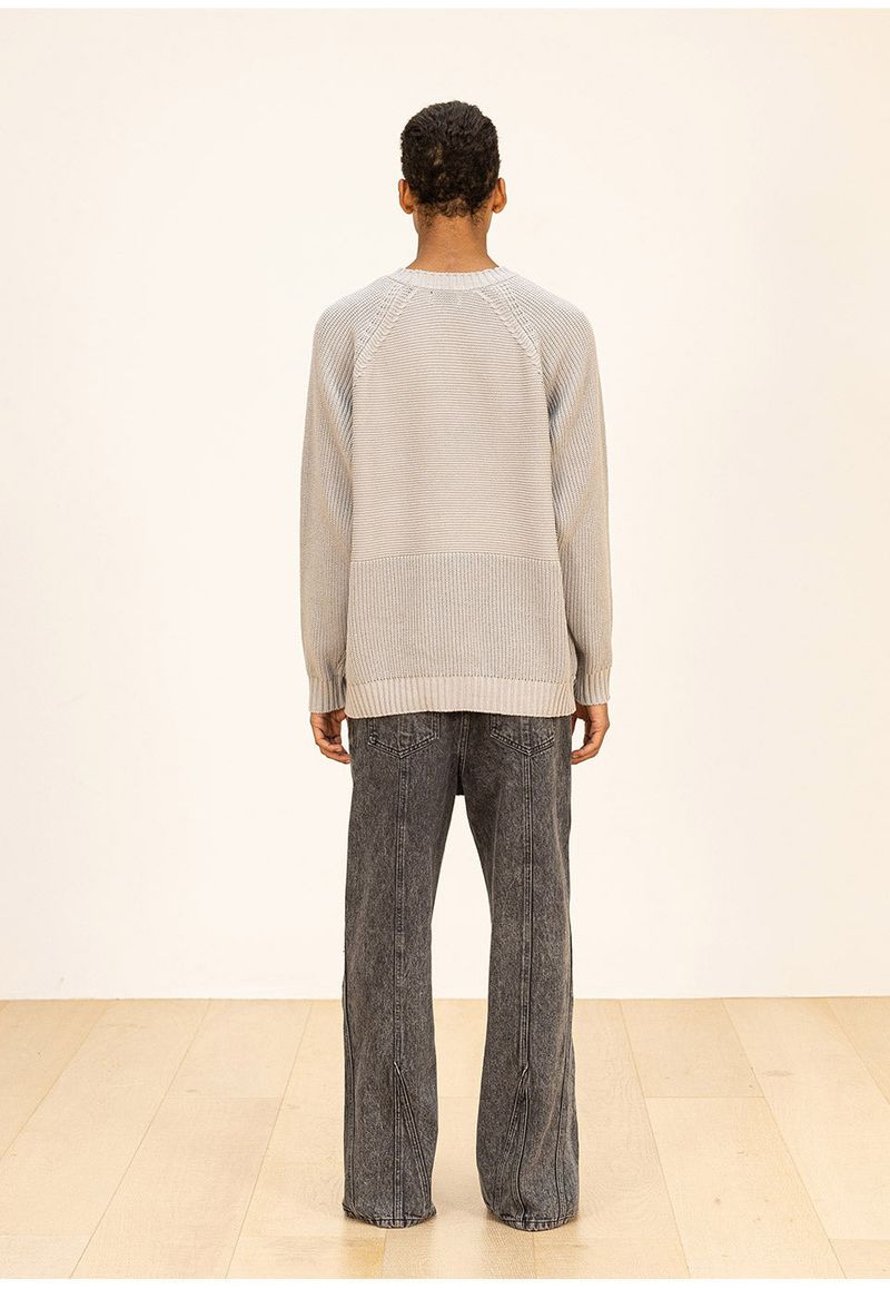 HALF INCISION OVERSIZED KNIT