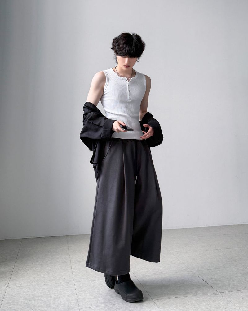 Bertin Henley-Neck Sleeveless