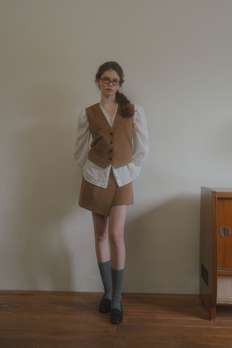 Early corduroy vest_camel