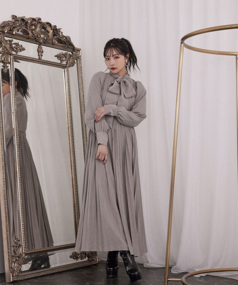 ANDGEEBEE（アンジービー）の「プリーツリボンワンピ（Dresses）」