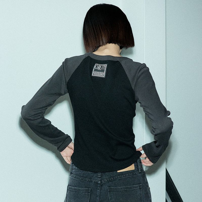 Curetty（キュリティ）の「C ラグランロングスリーブTシャツ_ブラック（トップス）」