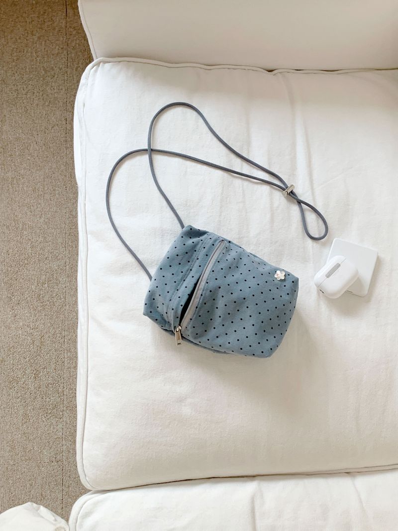 mini pocket bag - deep blue dot