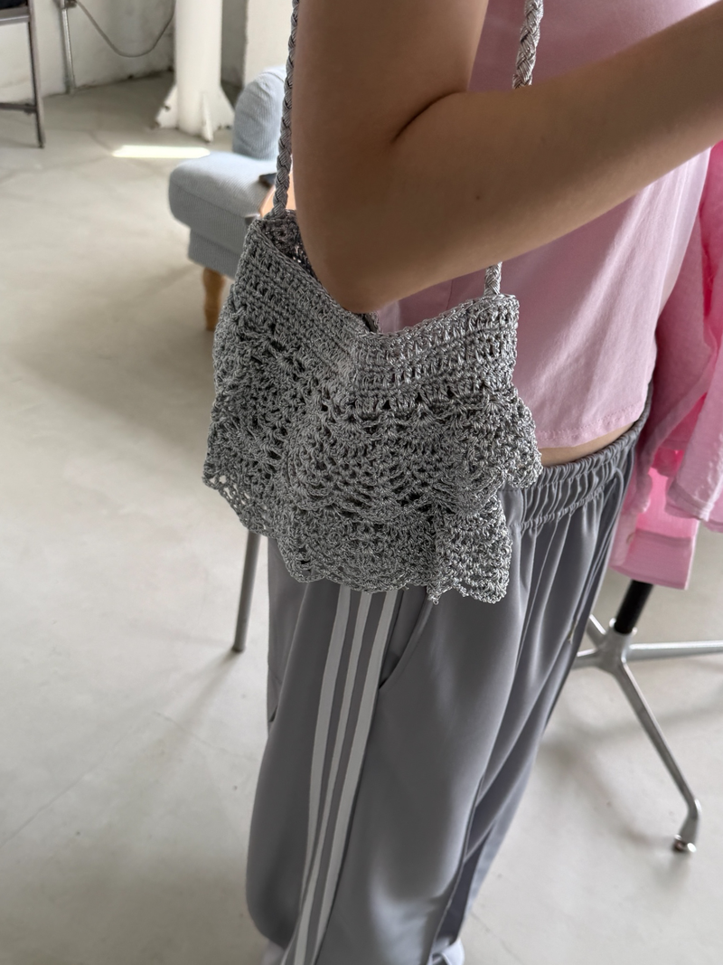 weaving silver frill bag