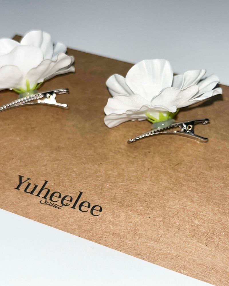FAKE FLOWER SHOE CLIP_BUTTERFLY RUNNER