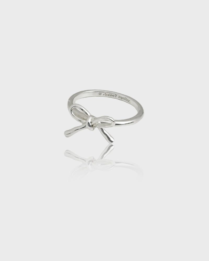 Teeny ribbon ring (Silver)
