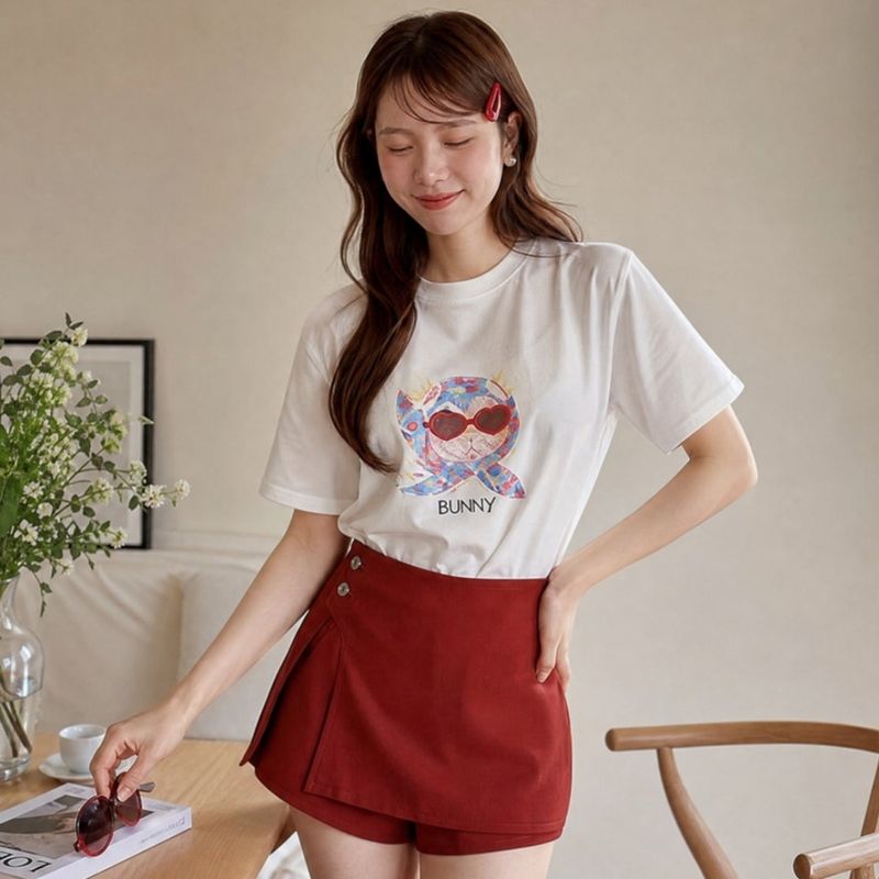Beaded Glasses Graphic Crew Neck T-Shirt