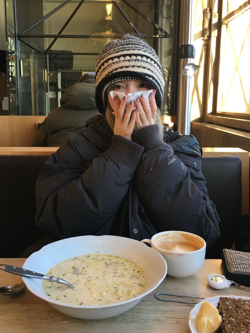 Noble Twisted Knit Bucket Hat (3c)