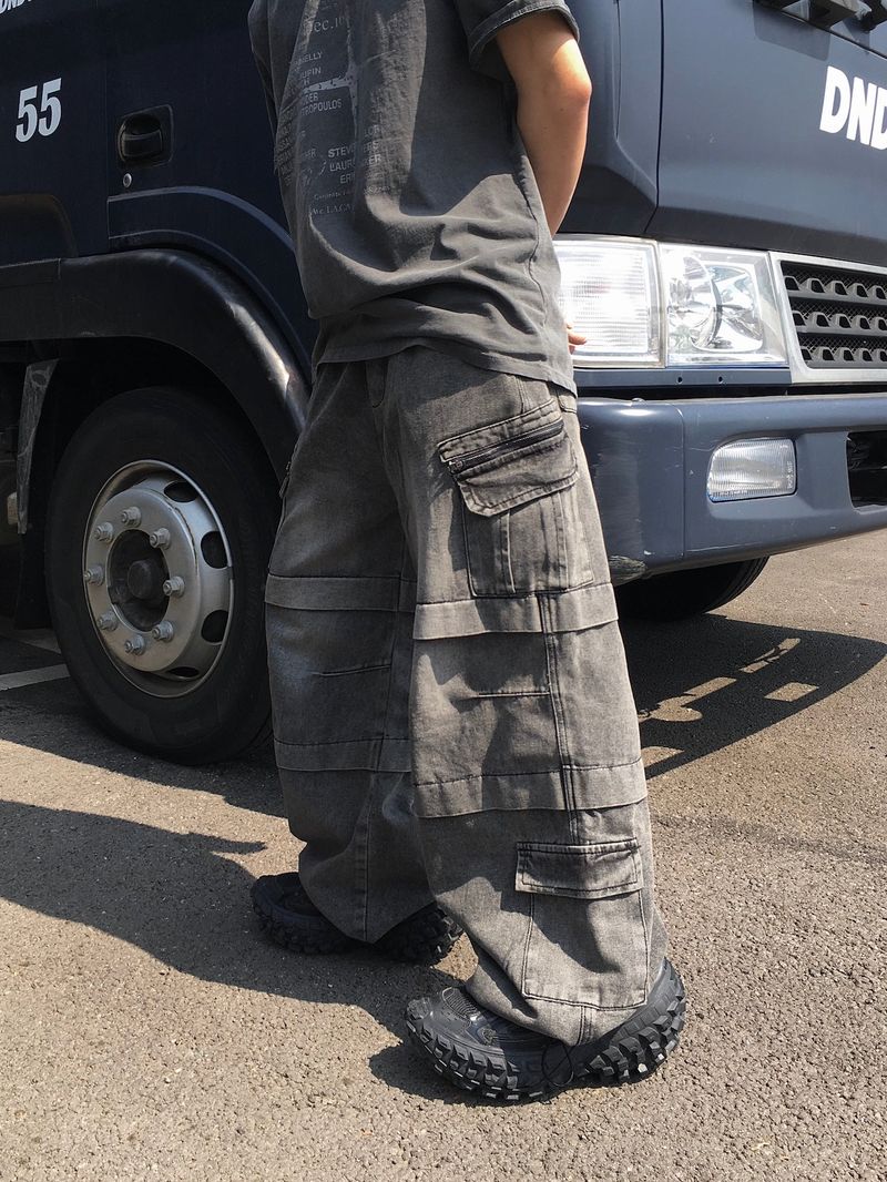 Jerra Multi-Pocket Denim Pants 2C