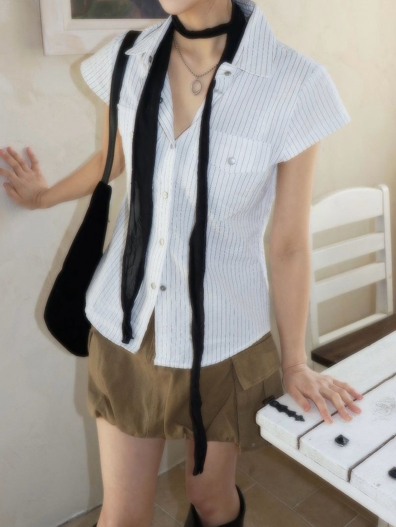 Cost Two Pocket Emboss Stripe Half Shirt