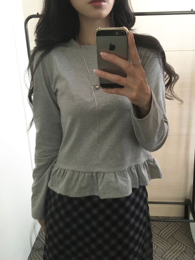 moroi(モロイ)の「フリルロングスリーブTシャツ(トップス)」