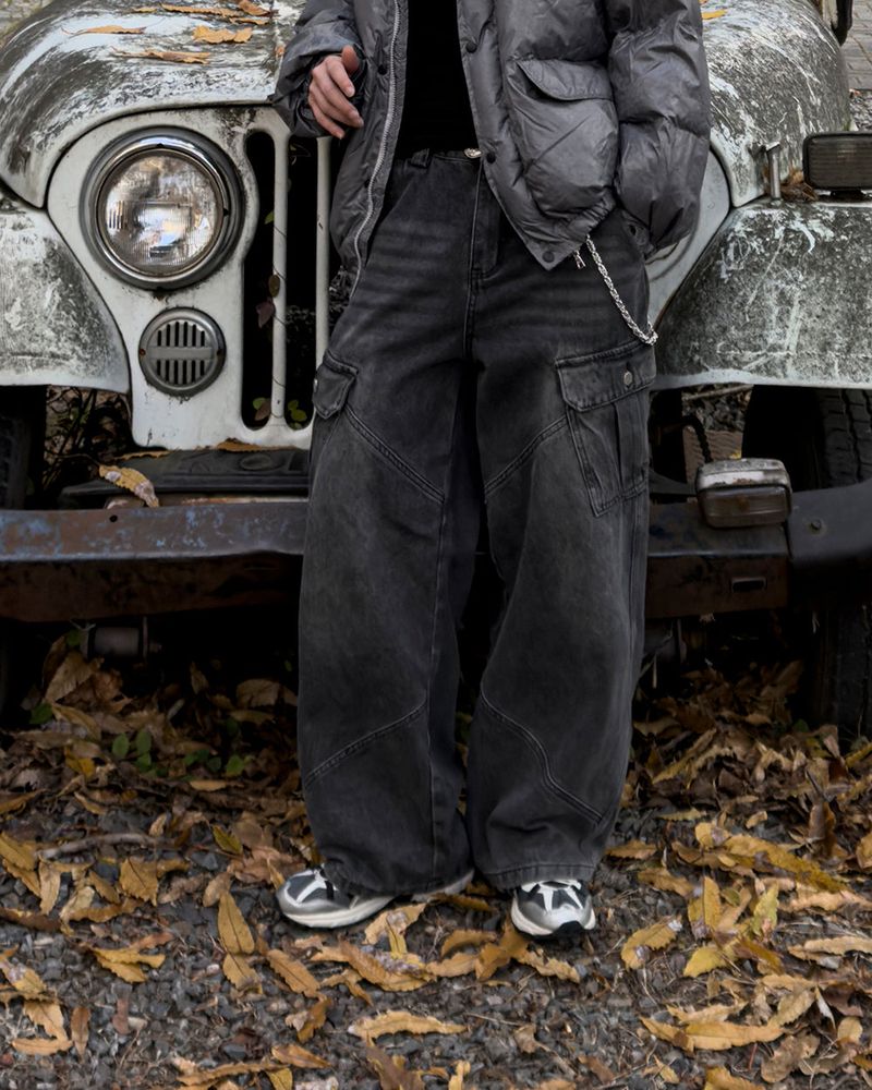 Curt Cut Cargo Wide Denim