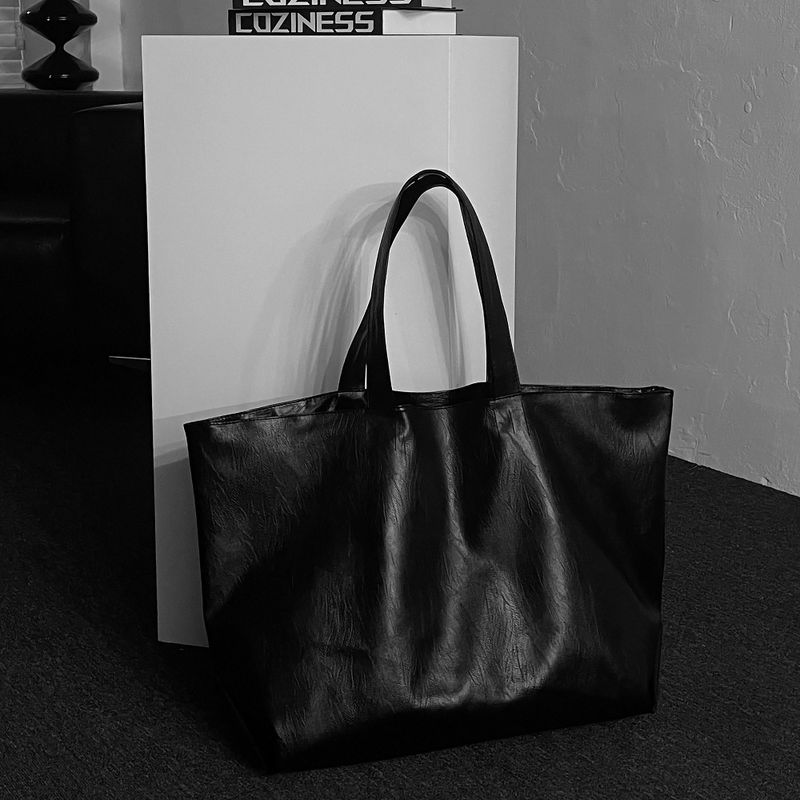 Travel Leather Line Big Shoulder Bag