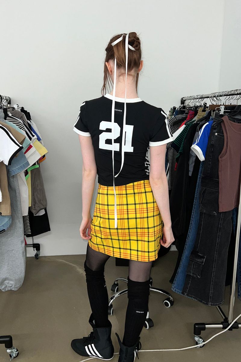 LINGER LINE T-SHIRTS (BLACK)