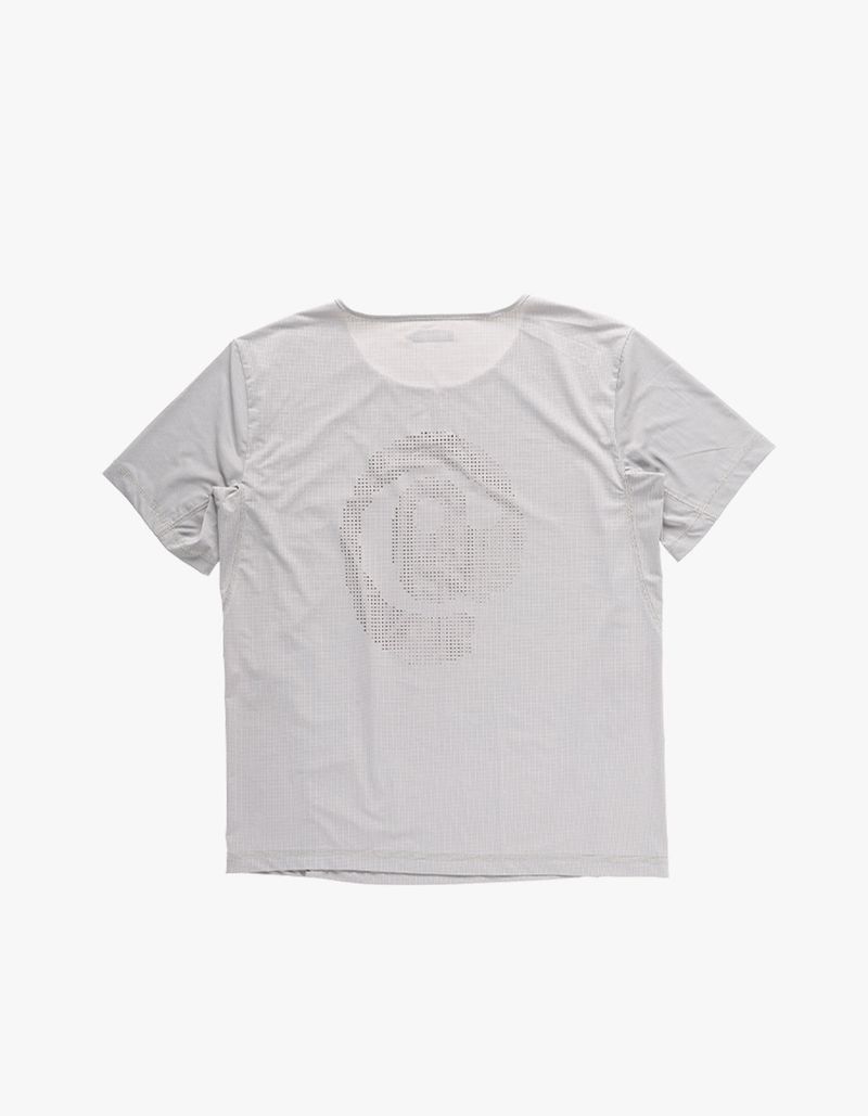 LASER BACK HOLE RUNNING TEE LIGHT GRAY