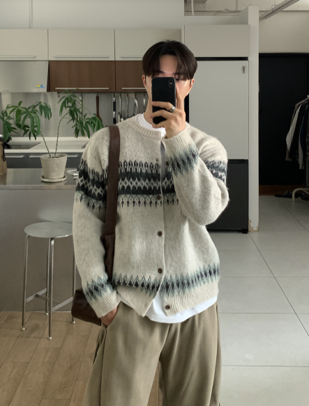 Belerice Blizz Nordic Cropped Semi-Overfit Cardigan