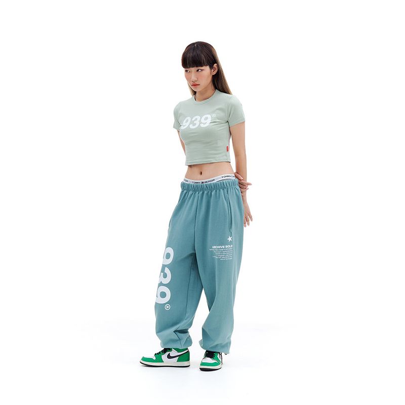 939 LOGO CROP TOP (PALE SAGE)
