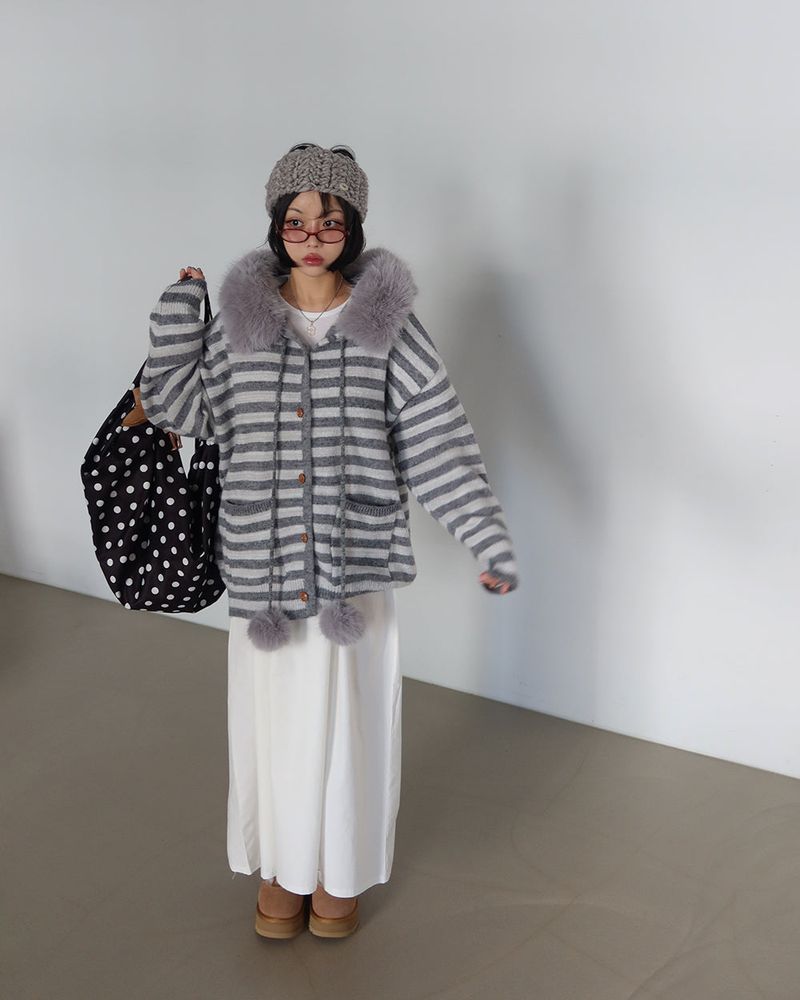 Delight-J（ディライトジェイ）の「Hooded Fur Stripe Drop Knit Cardigan（Tops）」
