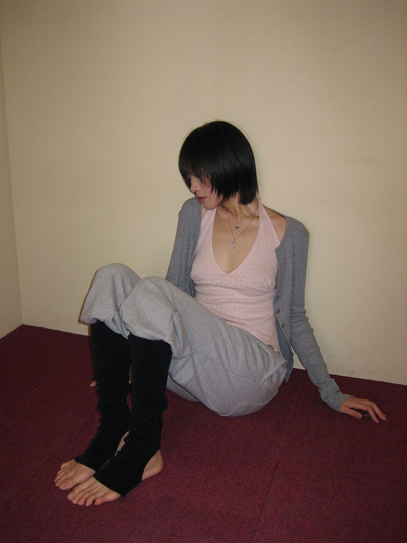 KNEE WARMER SWEAT PANTS