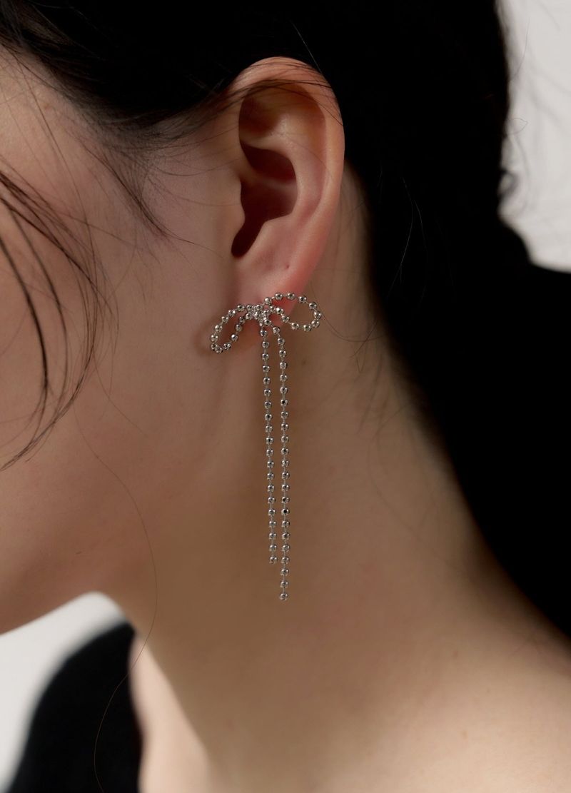 holi long ribbon earring - silver