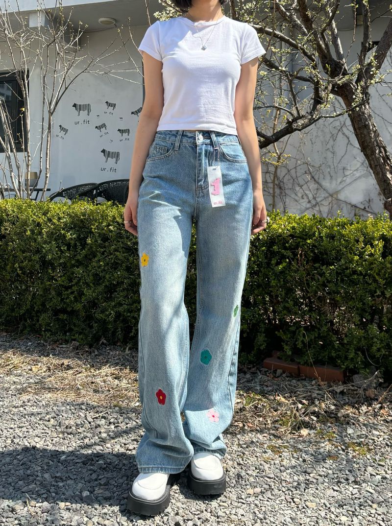 FLOWER EMBROIDERED LIGHT BLUE DENIM PANTS code 18103