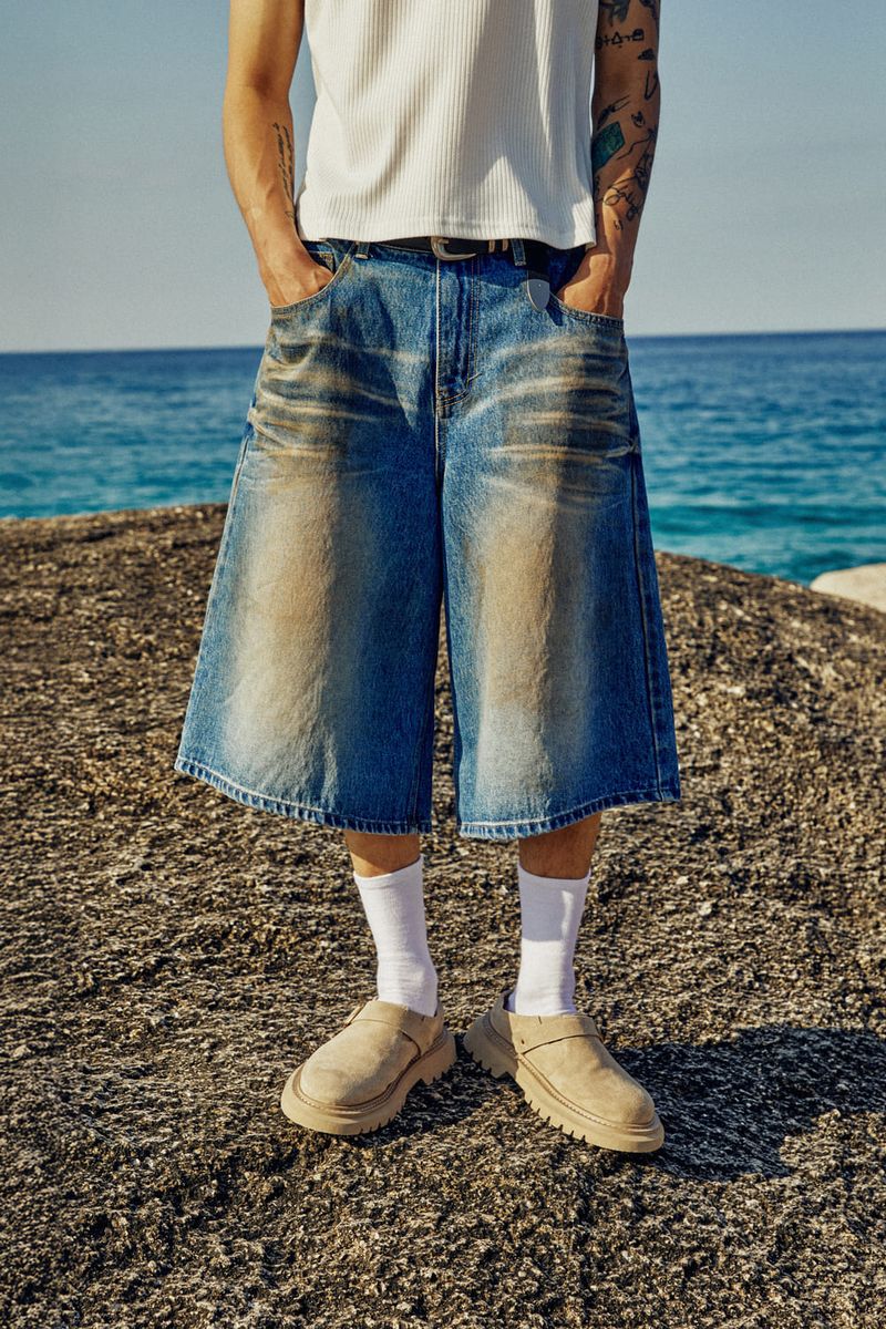 OIL-WASHED BERMUDA PANTS