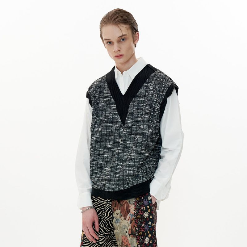 OTHER-worldly（アザーワールドリー）の「Cutting Point Vest [Black Tweed]（Tops）」