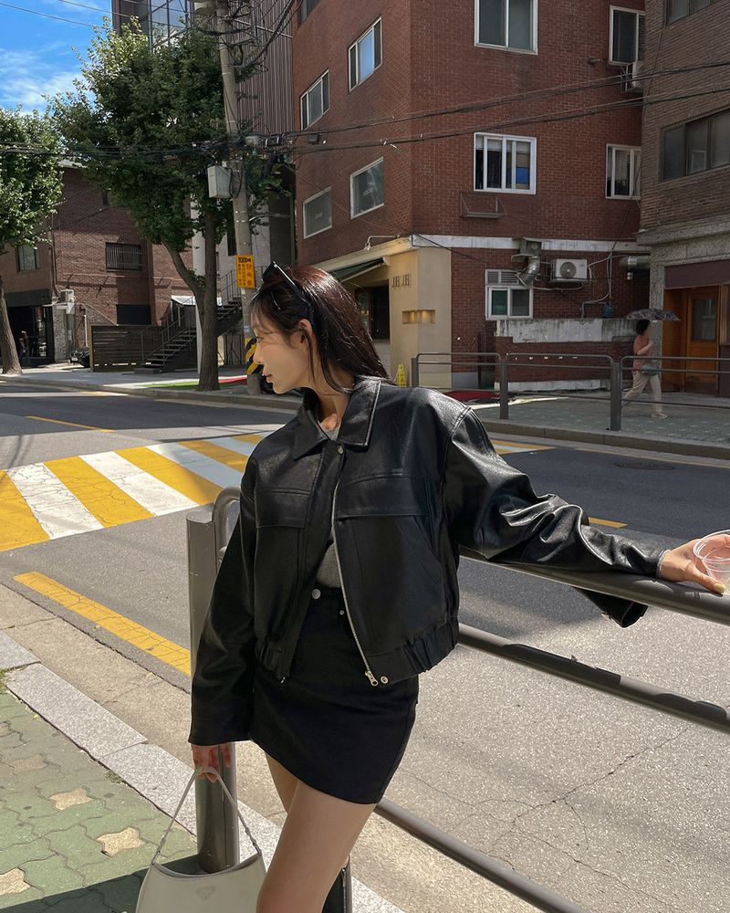 MAYBINS（メイビンス）の「Overfit faux leather jumper（Jackets/Outerwear）」