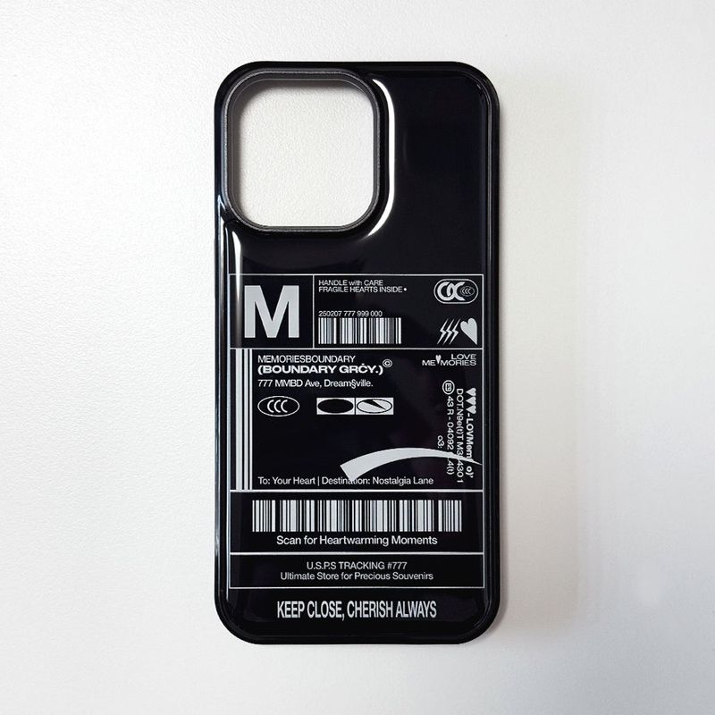 MEMORIESBOUNDARY（メモリーズバウンダリー）の「Fresh Love Delivery Label Phone Case (BK)（Smartphone Accessories）」