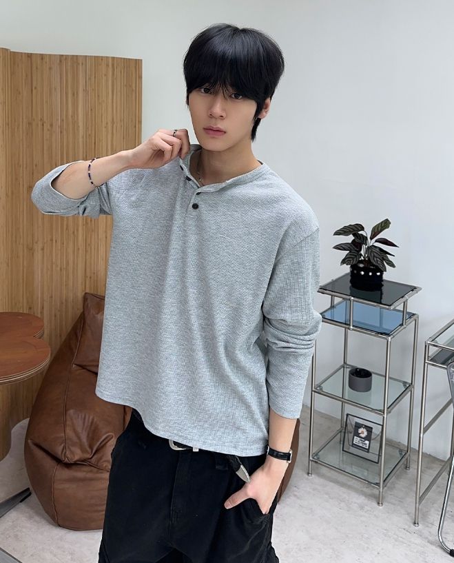 SATIIIZ（サティーズ）の「Diva Waffle Crop Henley Neck Long Sleeve（Tops）」
