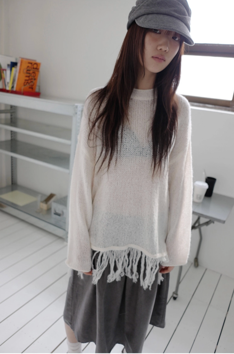 snow fringe knit (2c)