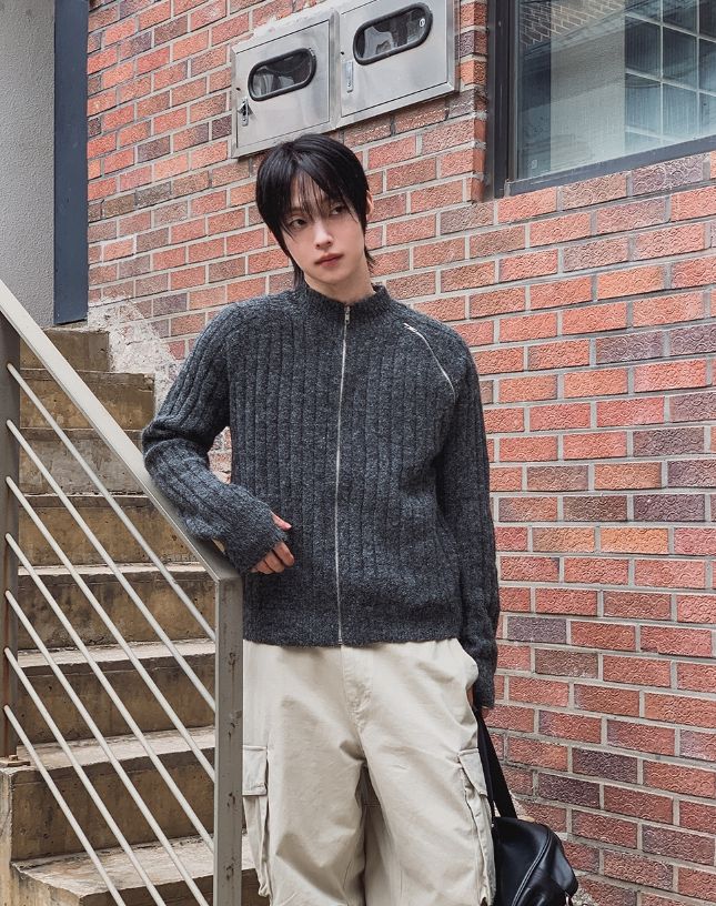 Kennen Fingerhole Wool Knit Zip-up