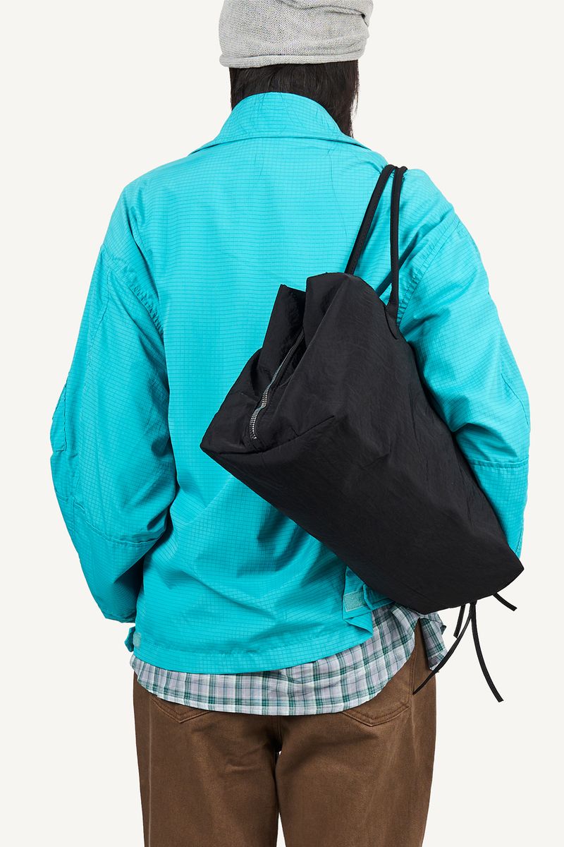 Crinkle Center Zipper Tote Bag