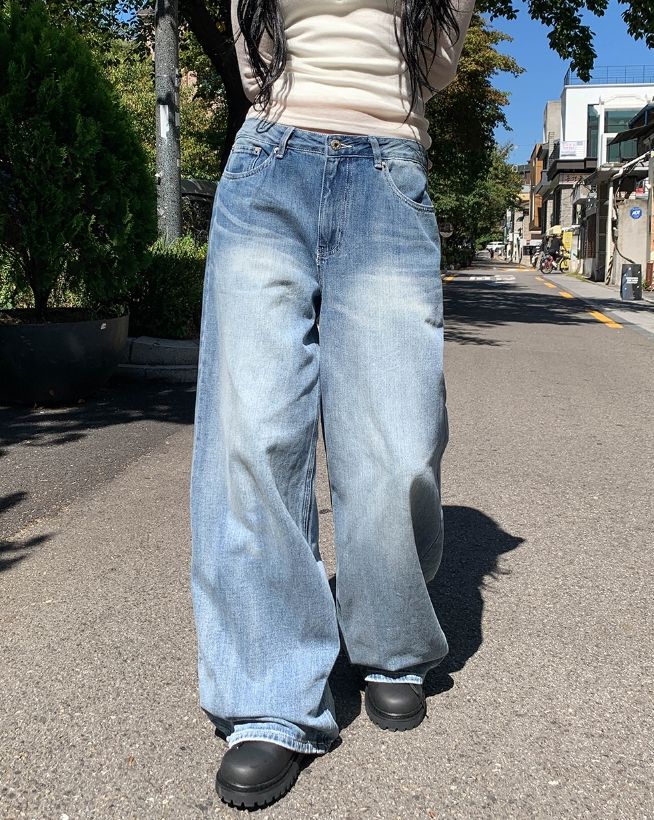 ULAN（ユレン）の「モアードバックポケットワイドデニムパンツ（パンツ）」