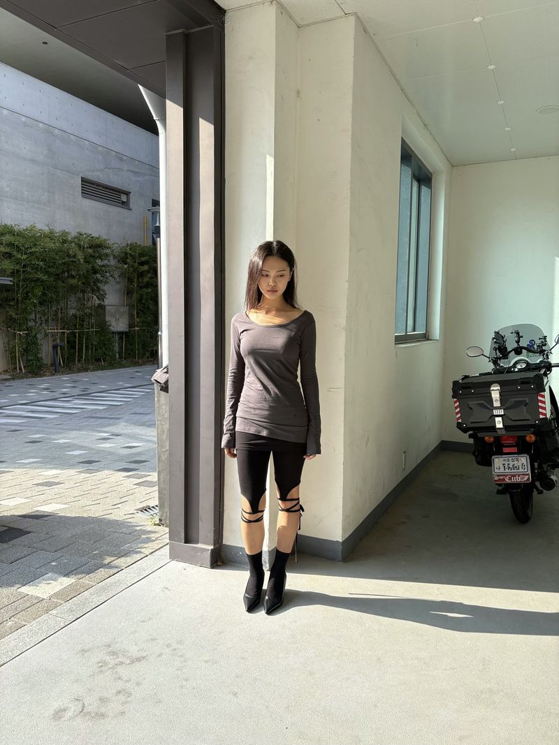 U-Neck Long Tee