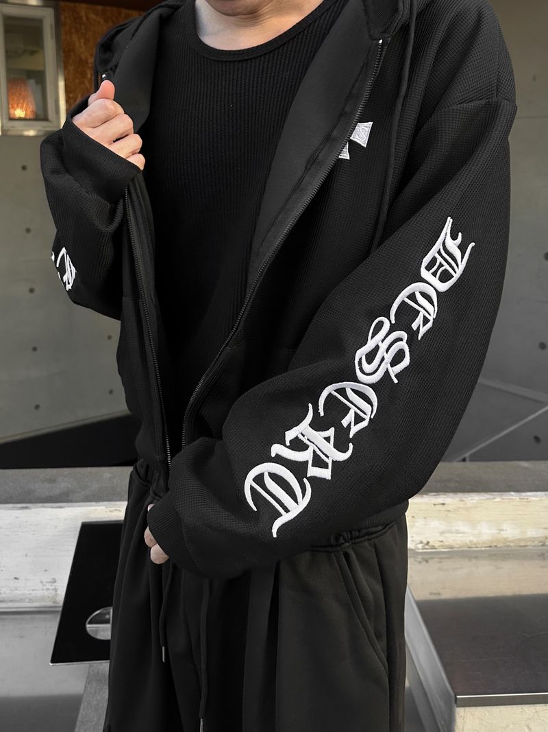 Wayne Lettering Hood Zip-up