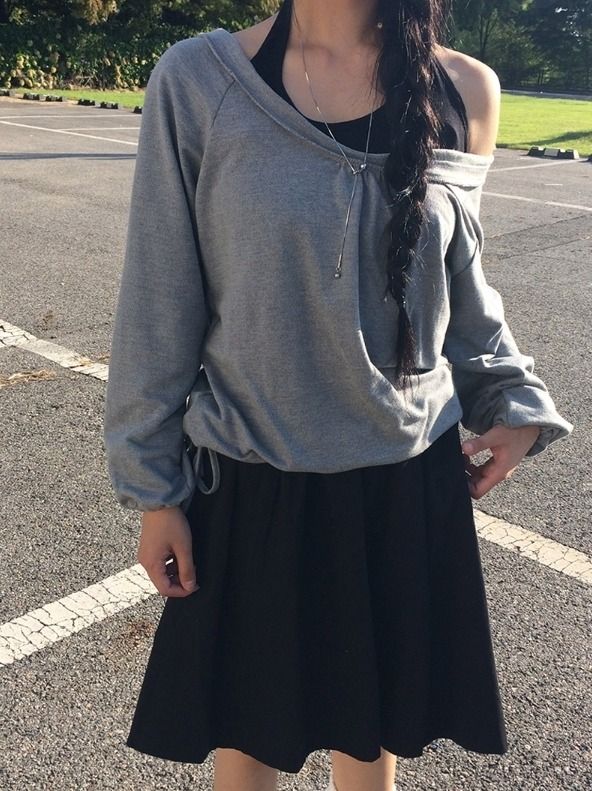 Tyron Round Off-Shoulder Strap Sweatshirt
