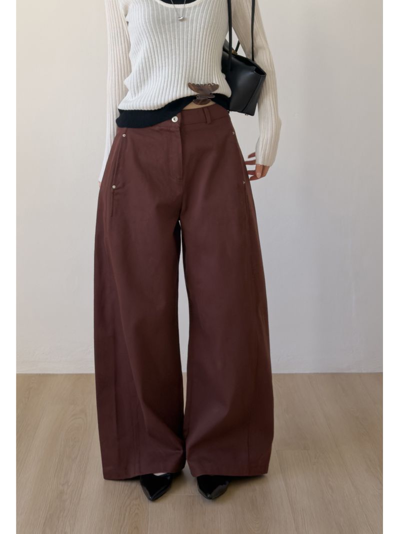 215 Rivet Curved Wide Pants